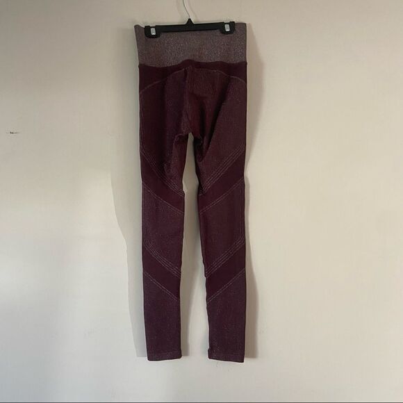 Athleta Twilight Tight ll size small - Picture 5 of 7